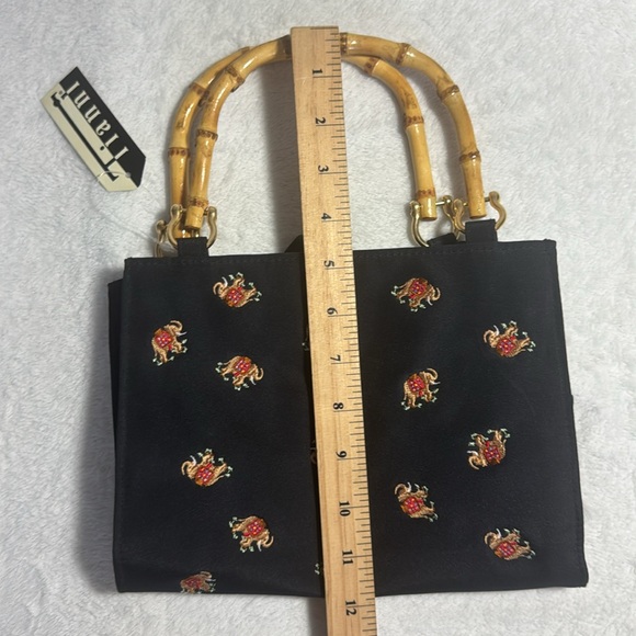 Vintage Deadstock Black Purse with Bamboo Handles and Elephant Design - Picture 5 of 6